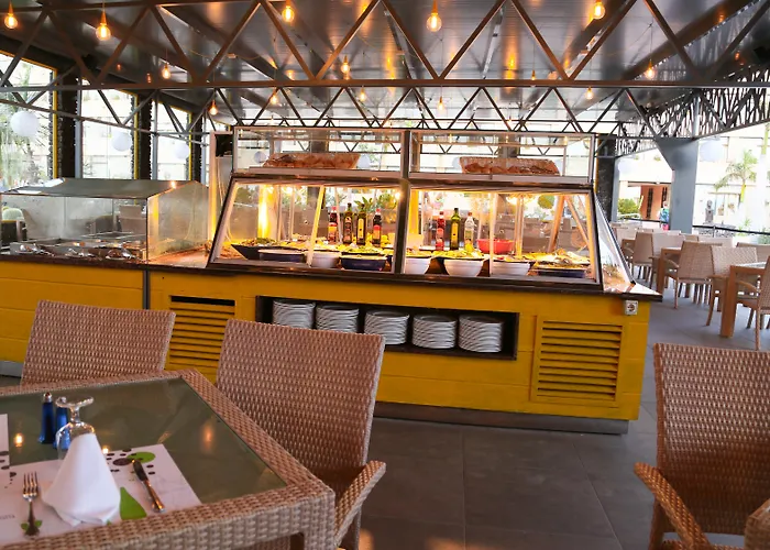 فندق Beatriz Playa & 4*